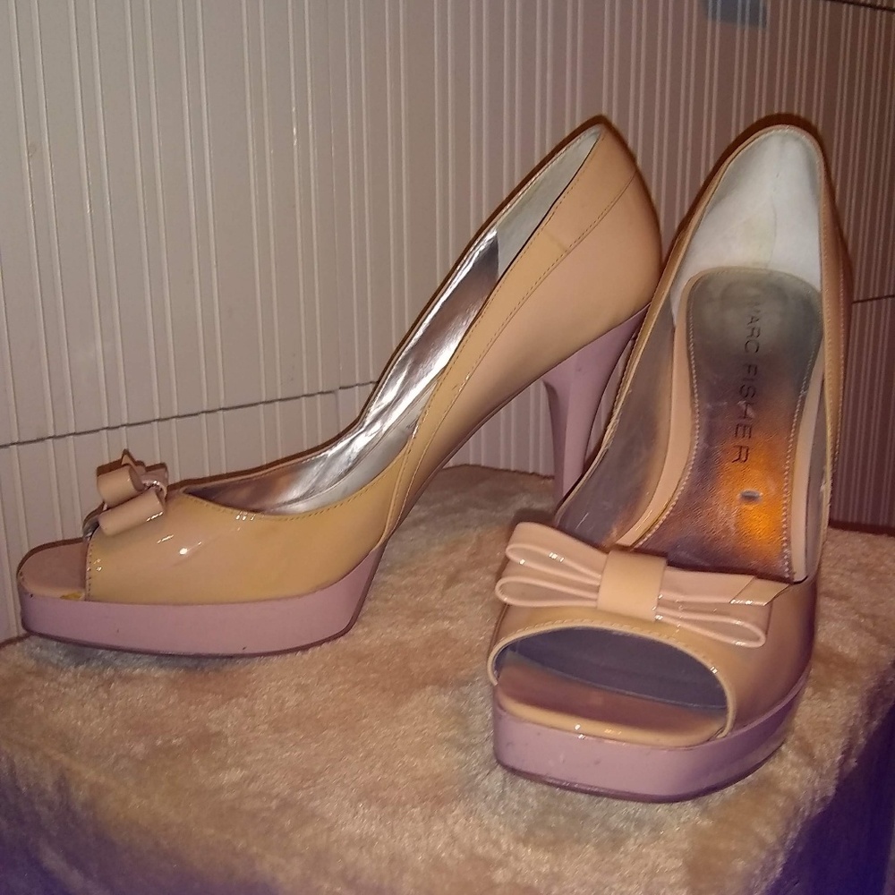Marc Fisher beige and pink heels